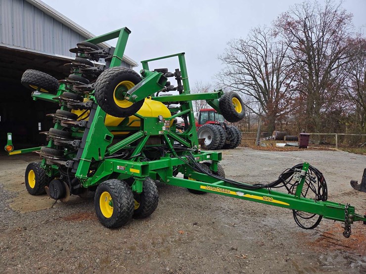 john-deere-1990-image-1