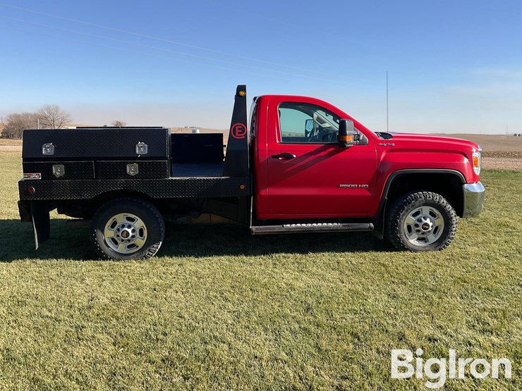 2017-gmc-sierra-2500-image-4