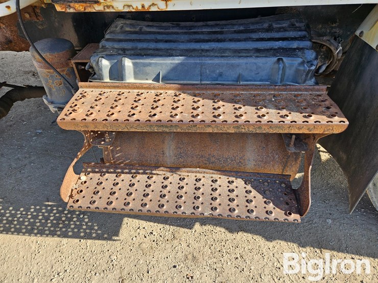 2003-international-7400-image-19