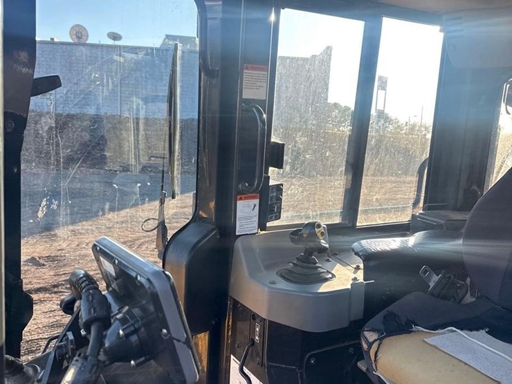 2019-komatsu-d51pxi-24-image-26