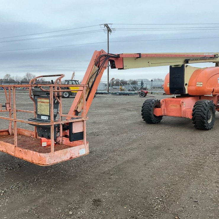 JLG 800AJ