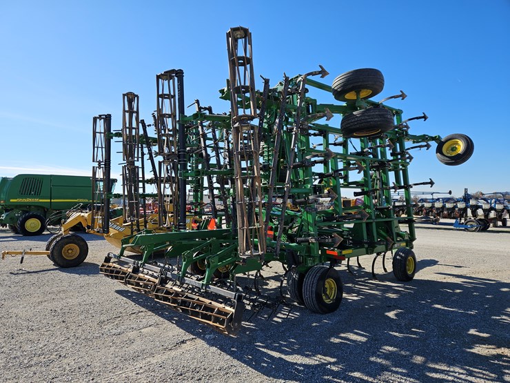 john-deere-2210-image-12