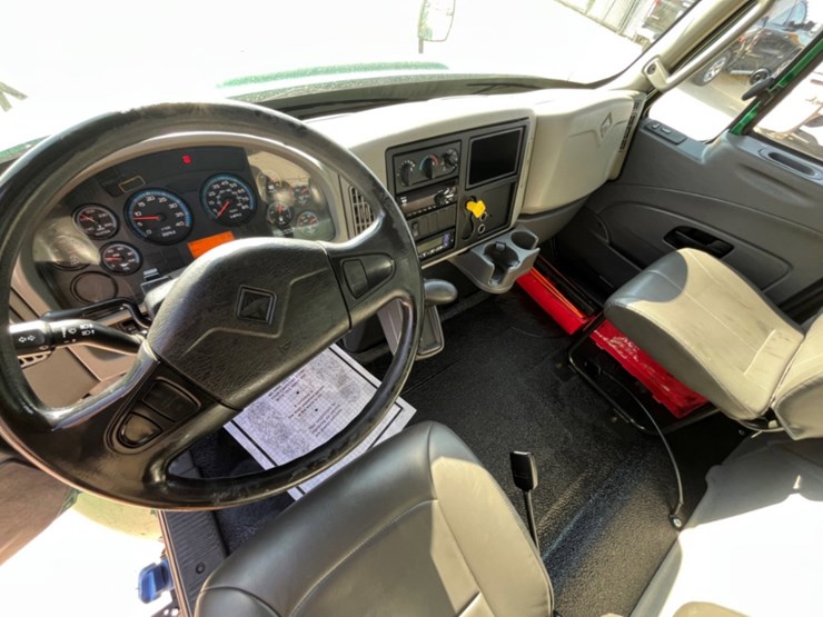 2019-international-durastar-4300-image-19