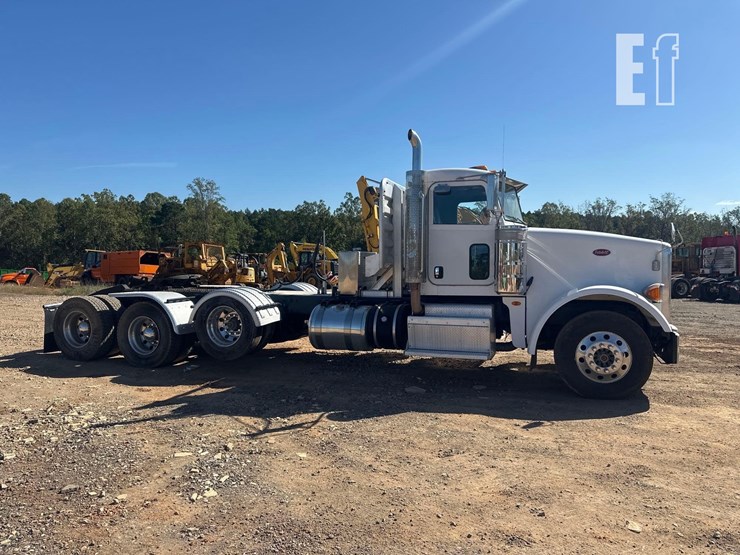 2012-peterbilt-367-image-10
