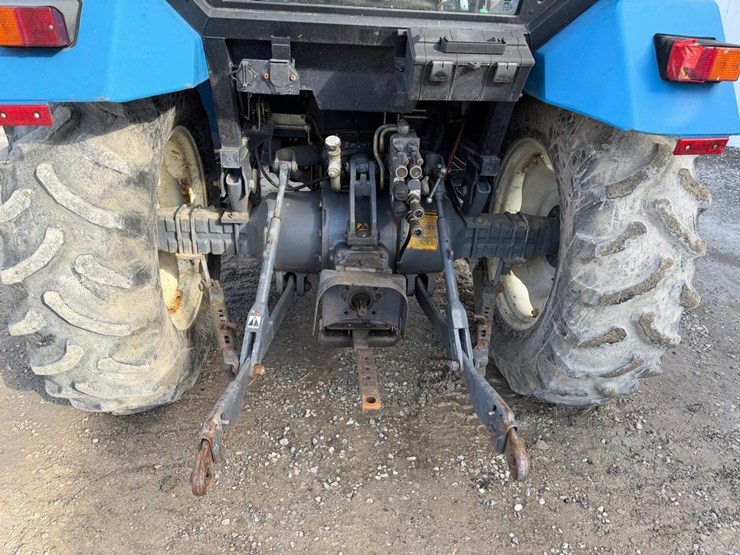 new-holland-3930-image-14