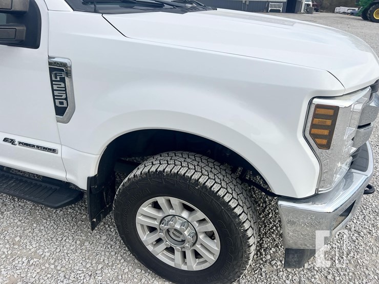 ford-f250-xlt-image-11