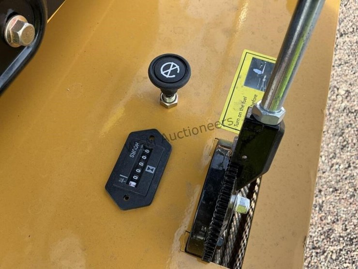 2025-agt-mx12r-mini-excavator-image-8