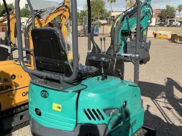 2025-cfg-qk16r-mini-excavator-image-4