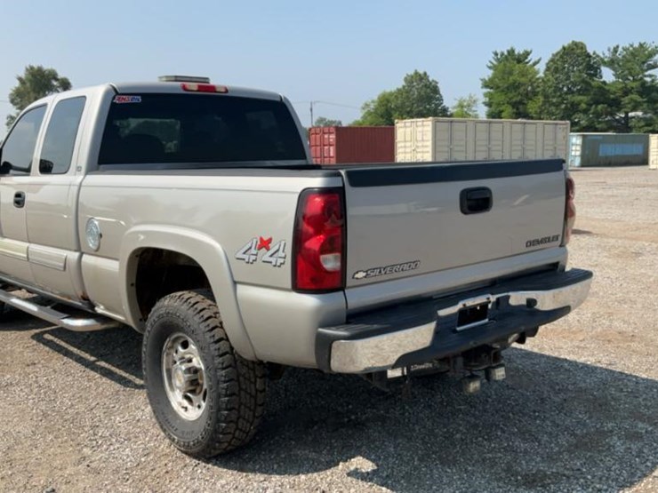 2005-chevrolet-silverado-2500hd-image-3