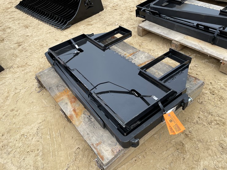 #2565-•-new-kc-45"-skid-steer-fork-frame-with-forks-image-1