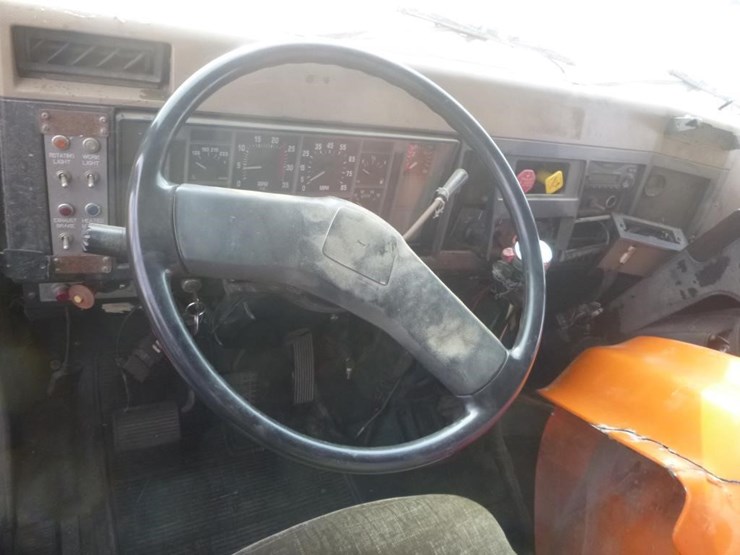 international-4700-image-14