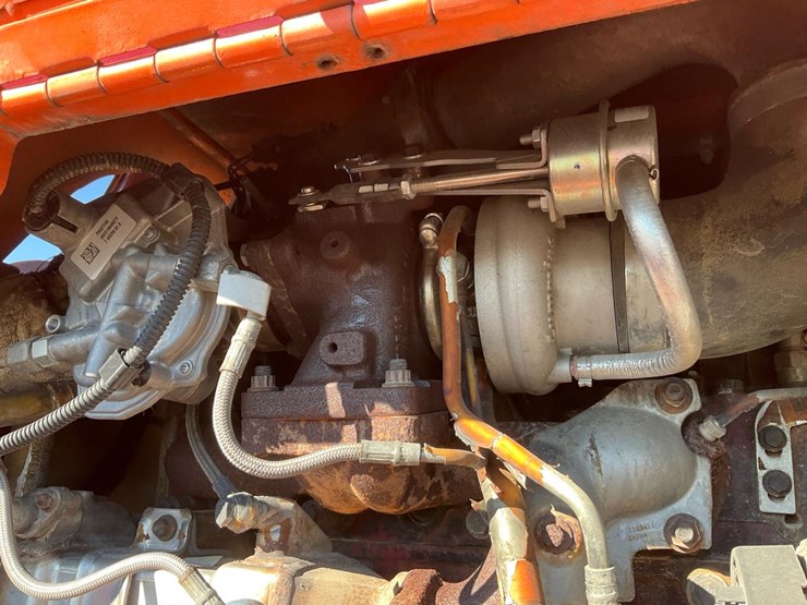 2016-sky-trak-6042-image-27