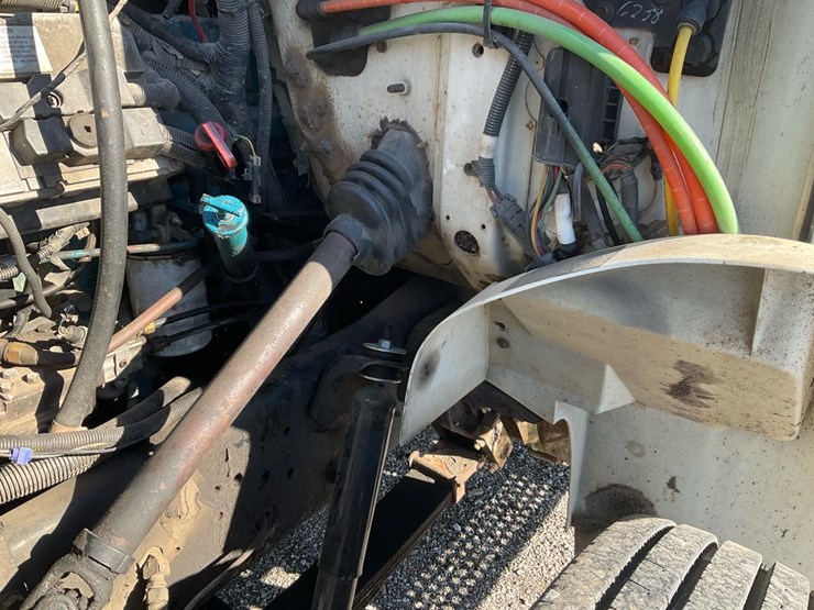 2001-international-4900-image-98