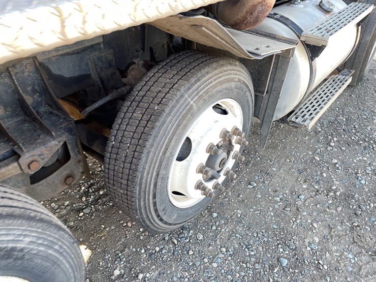 #1110-•-2002-international-5500i-6x4-dump-truck-(has-mn-title)-image-19