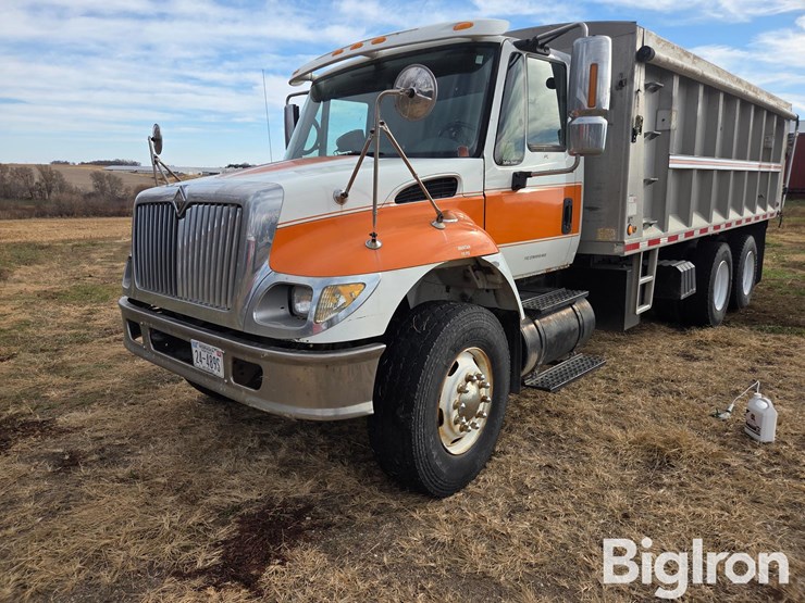 international-7400-image-2