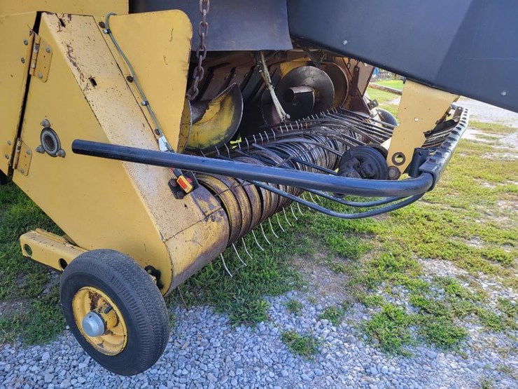 new-holland-590-image-13