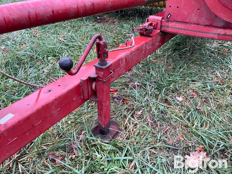 new-holland-565-image-10