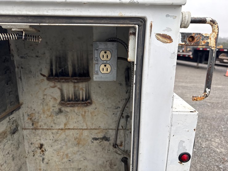 ford-f350-xl-image-17