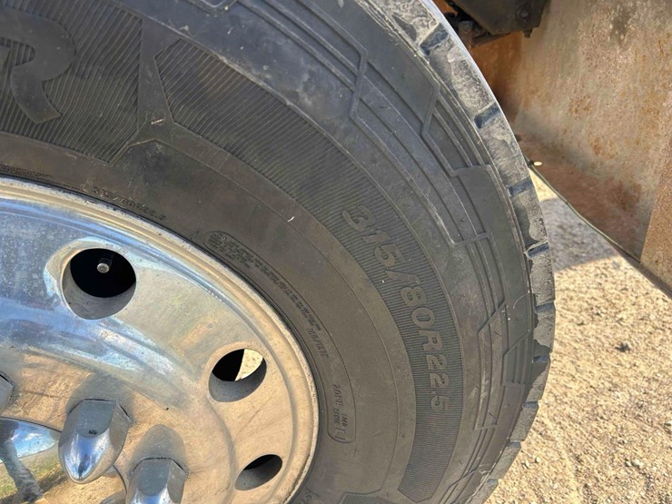 western-star-4964f-image-26