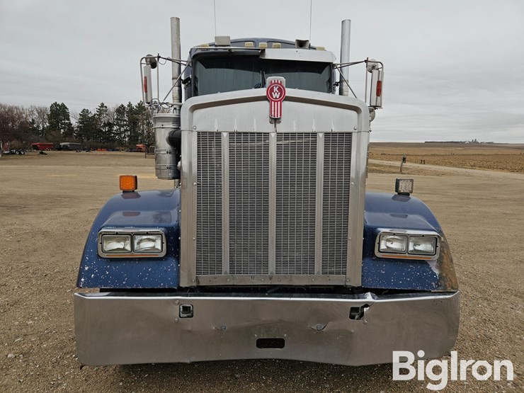 2005-kenworth-w900b-image-2