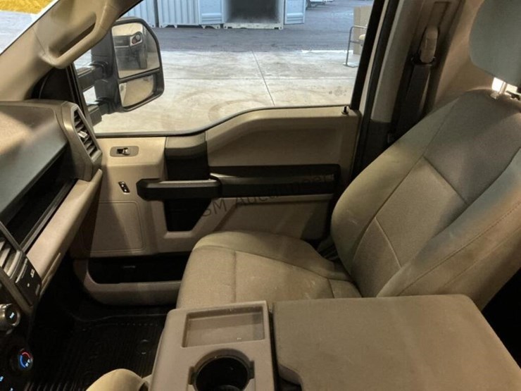 2022-ford-f250-image-24