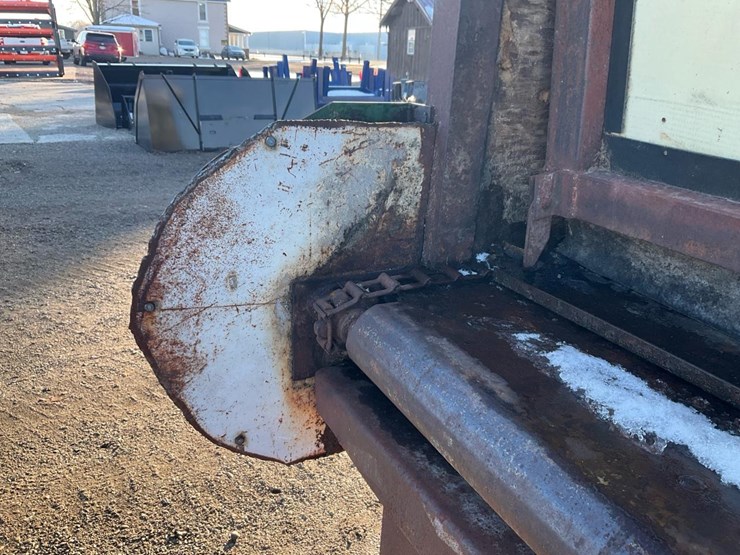 #2300-•-sawdust-trailer-image-27