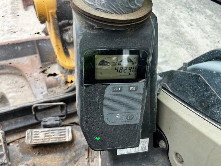 2010-john-deere-60d-image-29