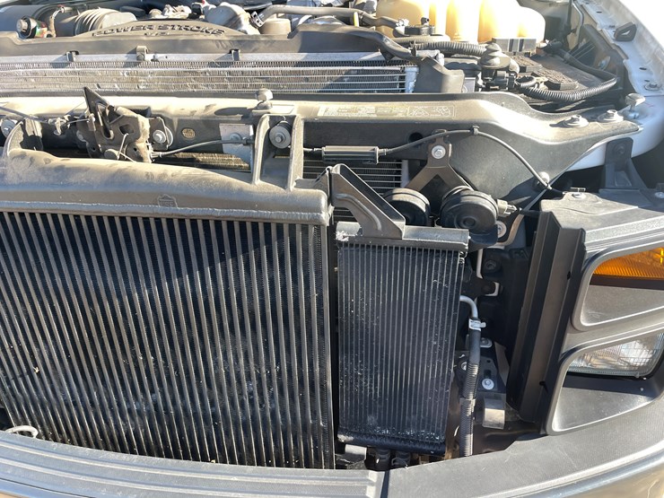 2010-ford-f550-image-32