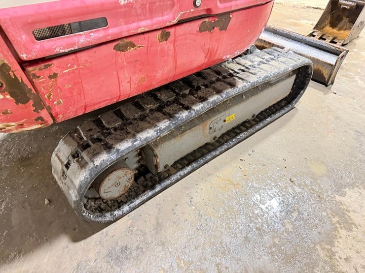 takeuchi-tb230-image-21