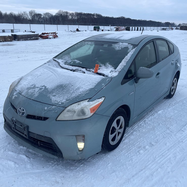#1155 • 2013 Toyota Prius Hybrid (Has MN Title in Delay)