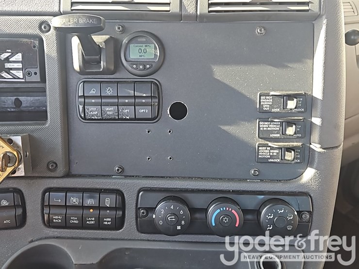 2018-freightliner-cascadia-image-50