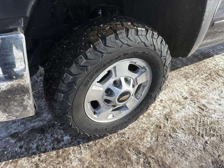 2015-chevrolet-2500-image-8