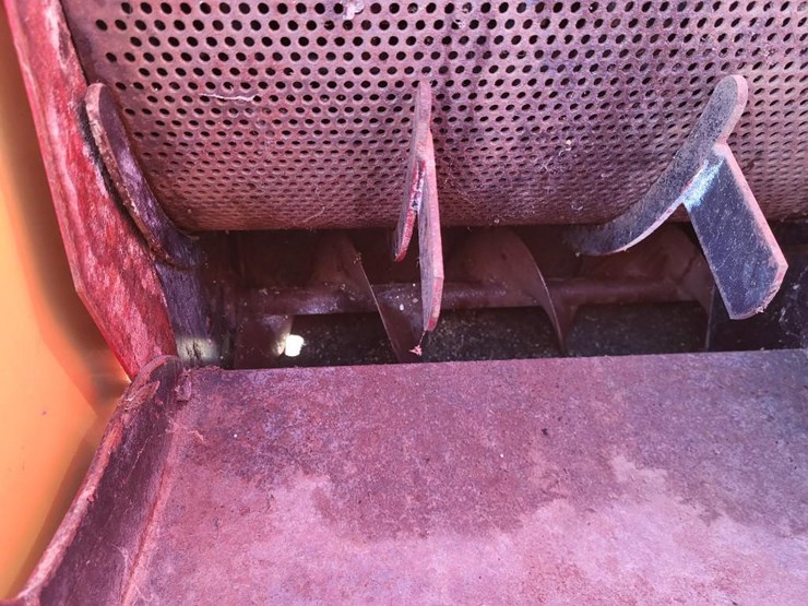 new-holland-358-image-38