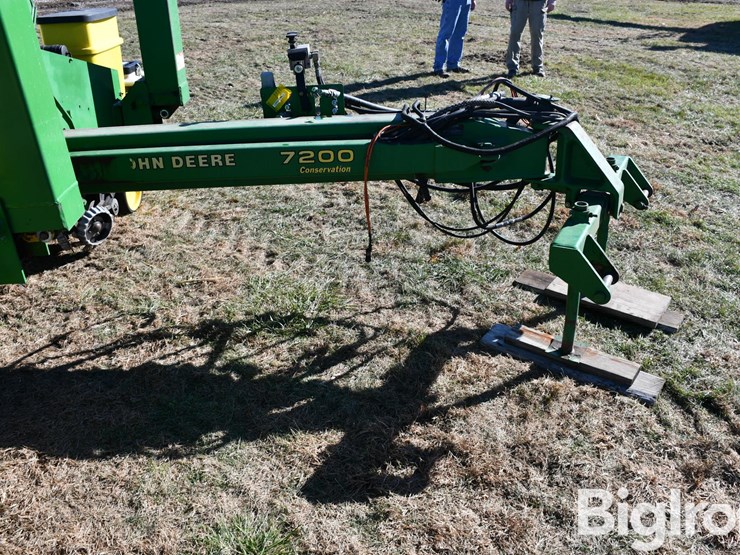john-deere-7200-image-11