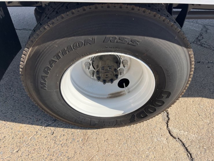 2018-international-durastar-4300-image-14