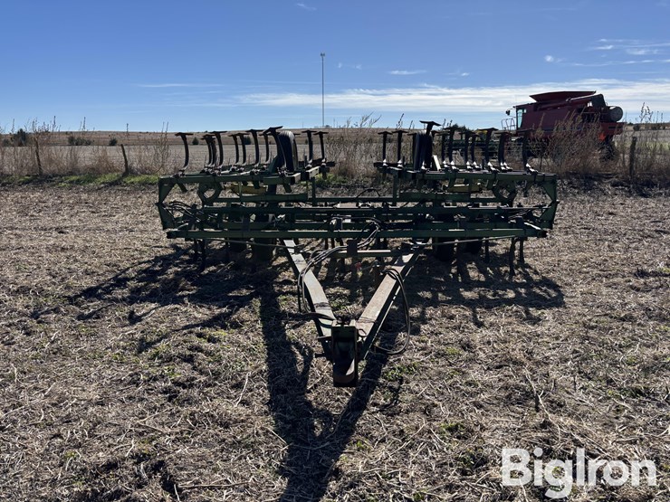 john-deere-1010-image-2