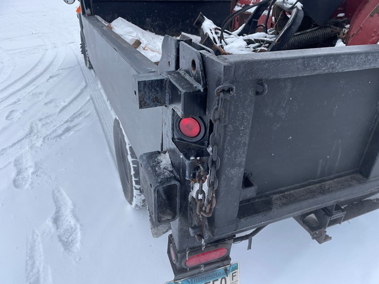 #1169-•-2001-chevrolet-3500-dump-box-truck-(has-mn-title)-image-15