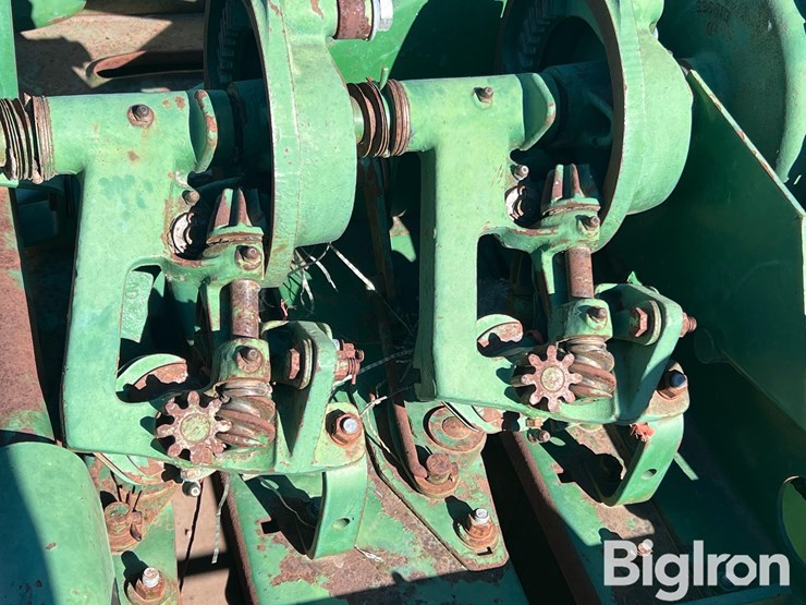 john-deere-24t-image-12