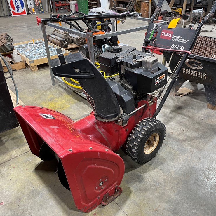 #7903 • Toro Power Throw 824 XL Snow Blower