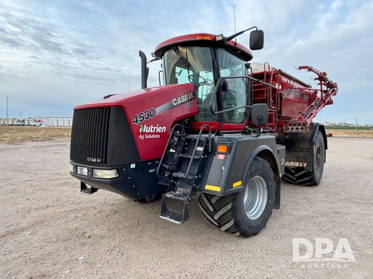 case-ih-titan-4530-image-2