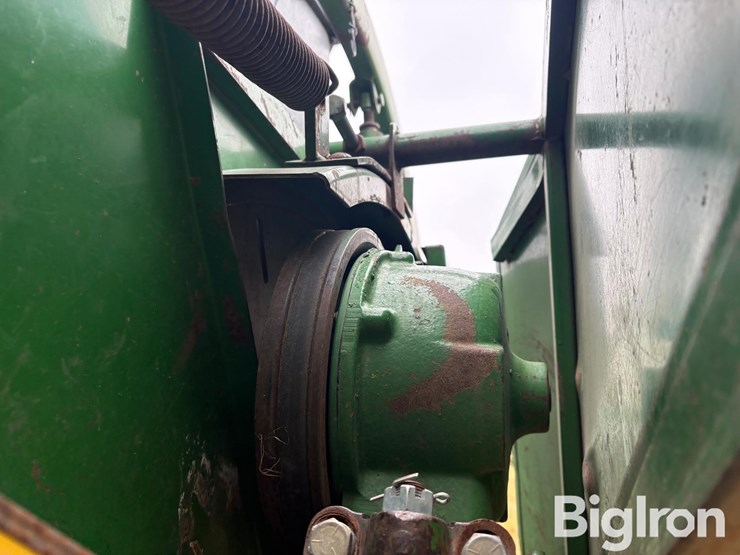 john-deere-220-image-15