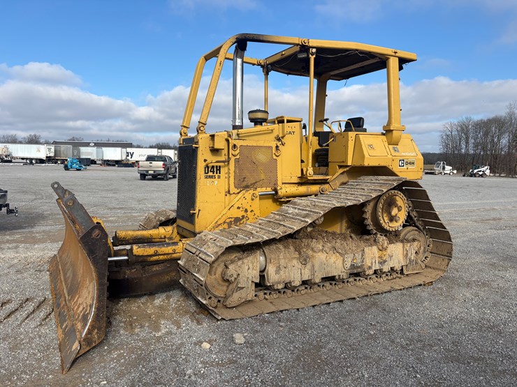 caterpillar-d4h-image-1