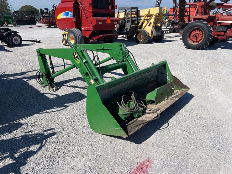 john-deere-720-image-1