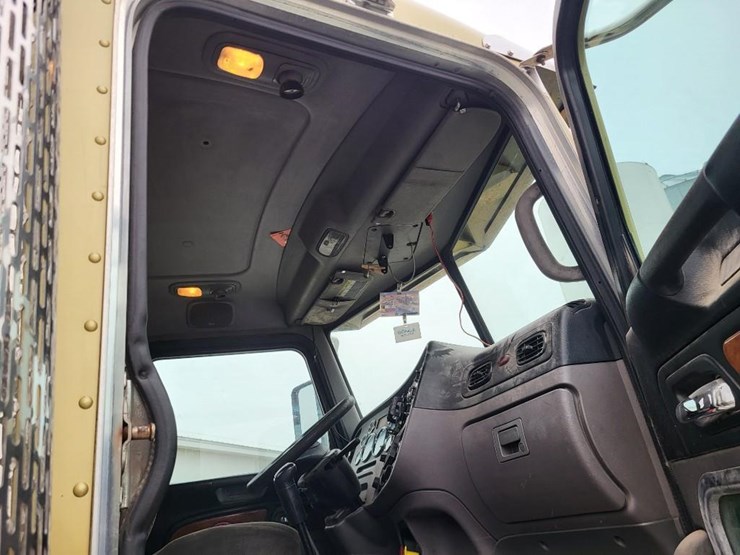 2012-peterbilt-386-image-54