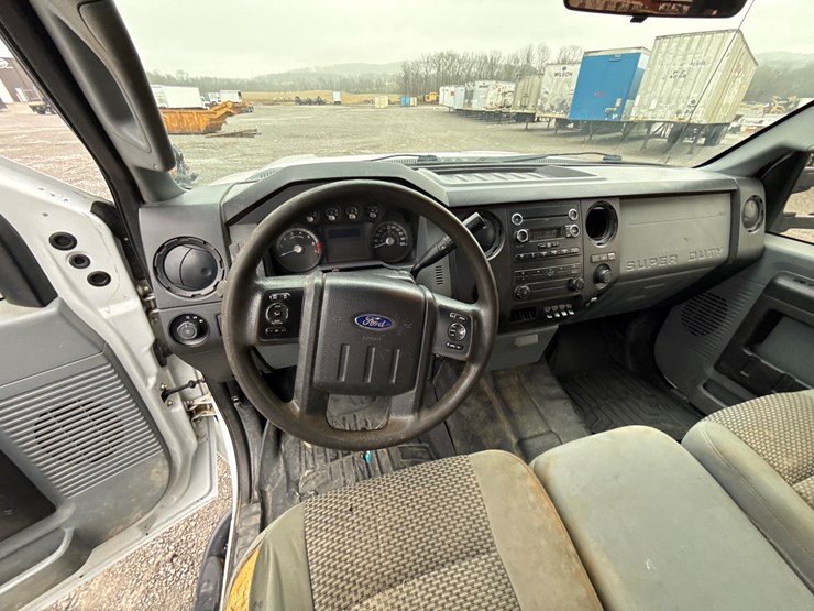 ford-f350-xl-image-22