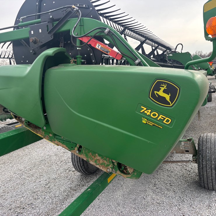 #1562 • 2020 John Deere 740FD