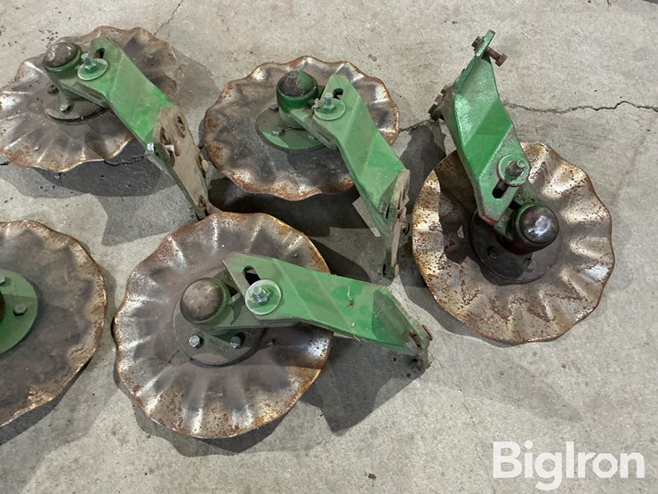 john-deere-row-openers-image-15