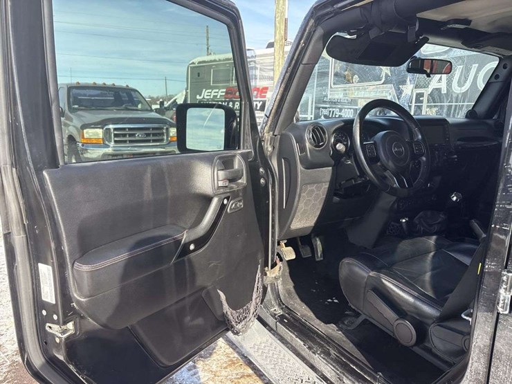 2012-jeep-wrangler-image-12