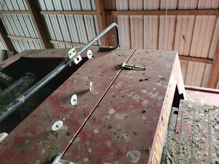 1997-new-holland-590-image-41