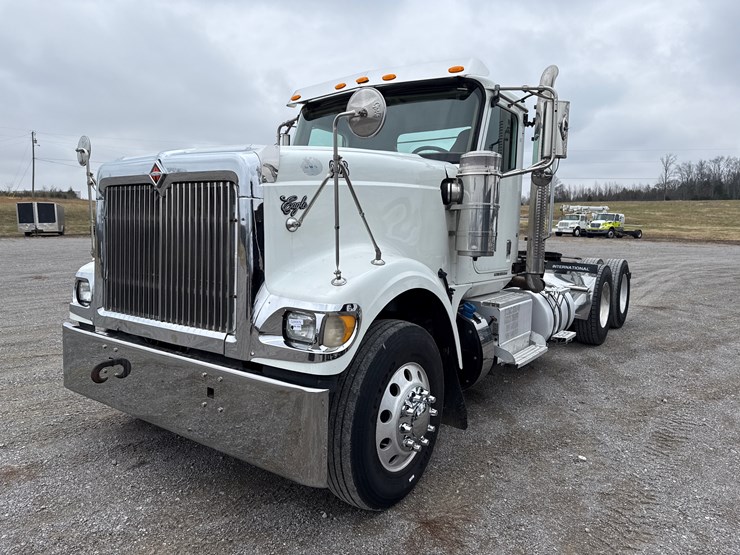 2016-international-9900i-image-1